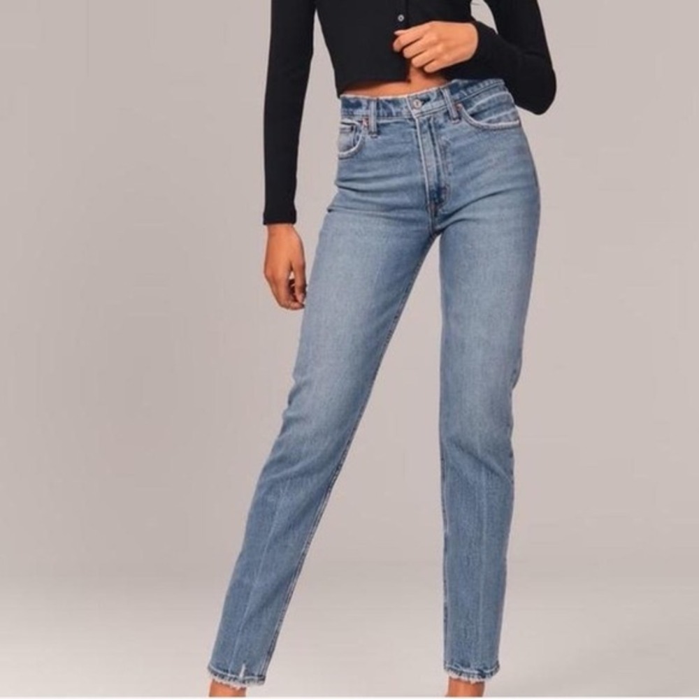 Abercrombie & Fitch Size 2/26 High Rise Mom Jeans Straight Leg Basic Everyday‎